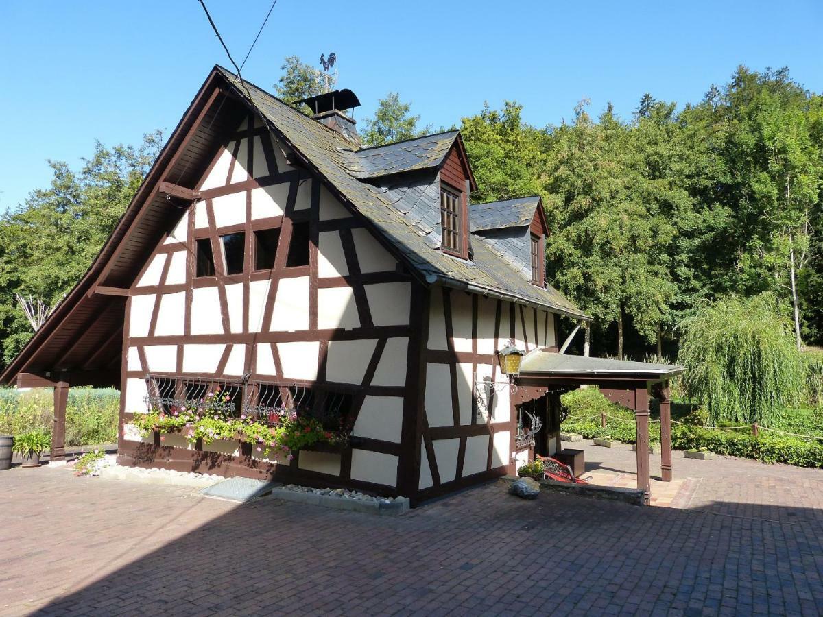 Вилла Gastehaus Eponada Weisel Экстерьер фото