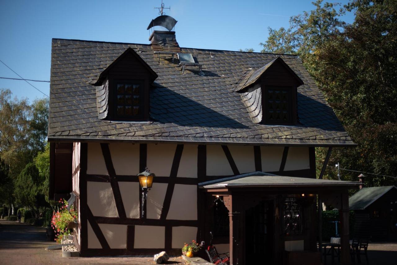 Вилла Gastehaus Eponada Weisel Экстерьер фото